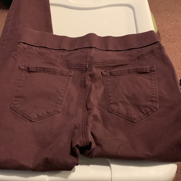 Nine West Size 8 Pull on Skinny Pants - Picture 2 of 5